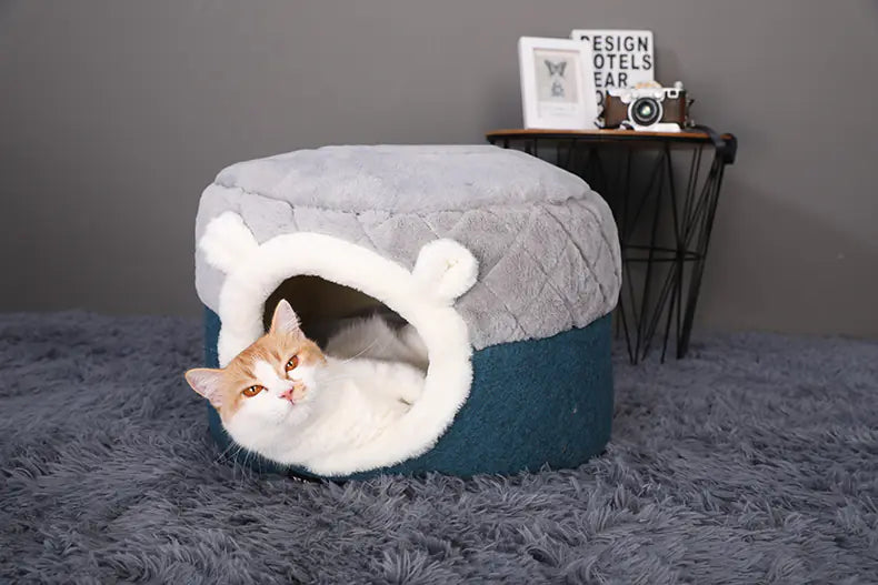 Reversible Warm Cat Bed